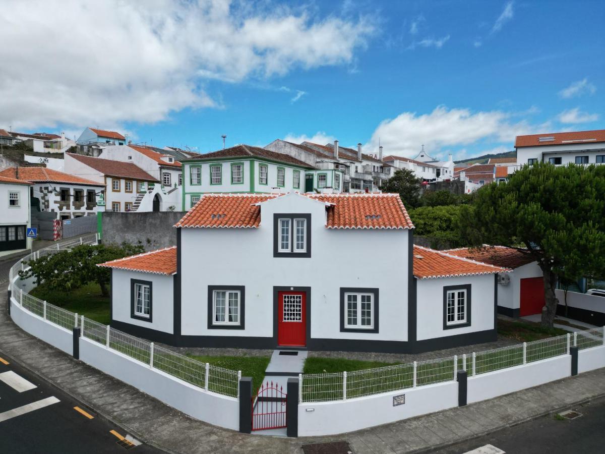 Angra Charming Suites By Seewest Angra do Heroísmo Екстериор снимка