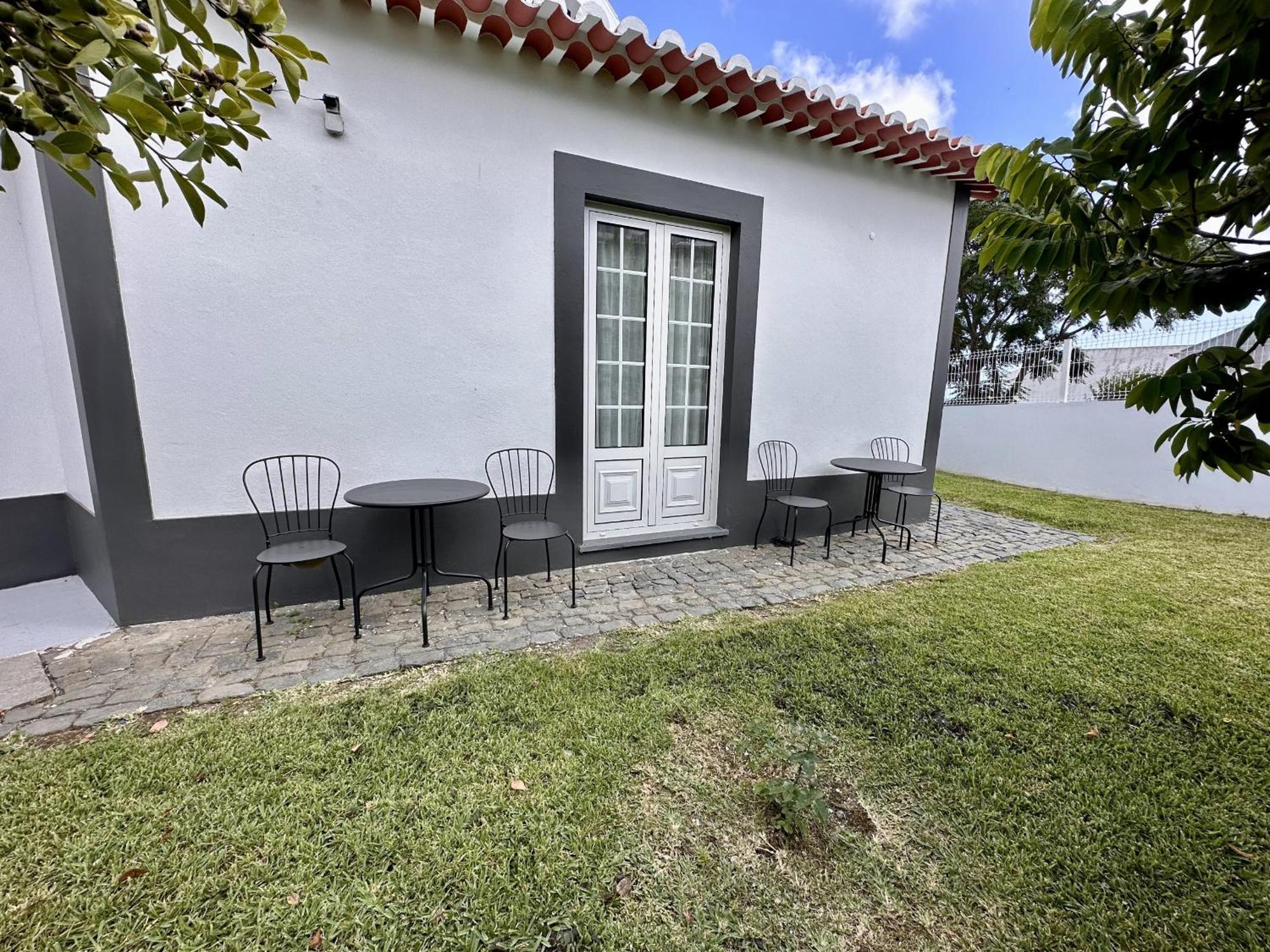 Angra Charming Suites By Seewest Angra do Heroísmo Екстериор снимка