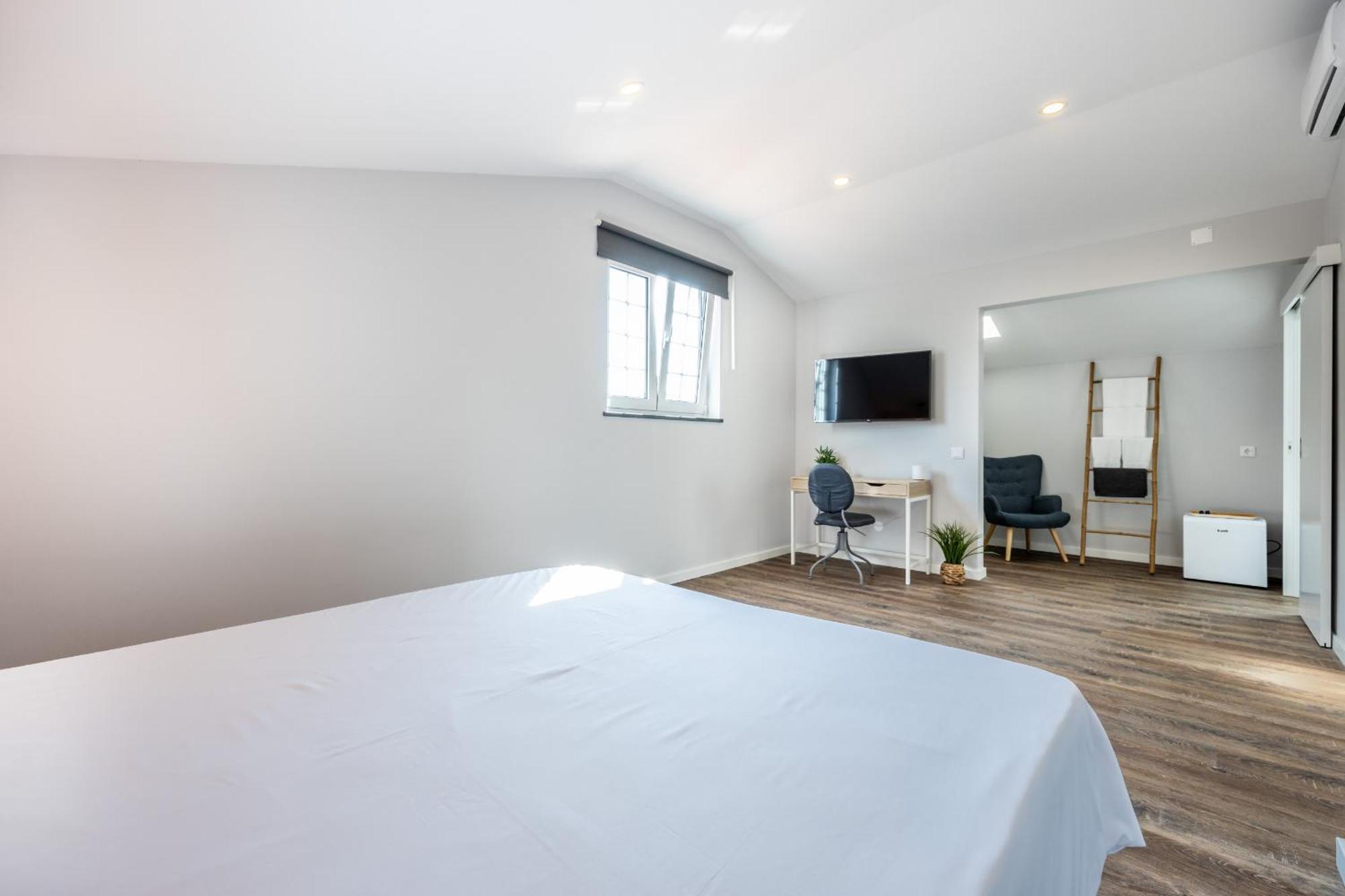 Angra Charming Suites By Seewest Angra do Heroísmo Екстериор снимка