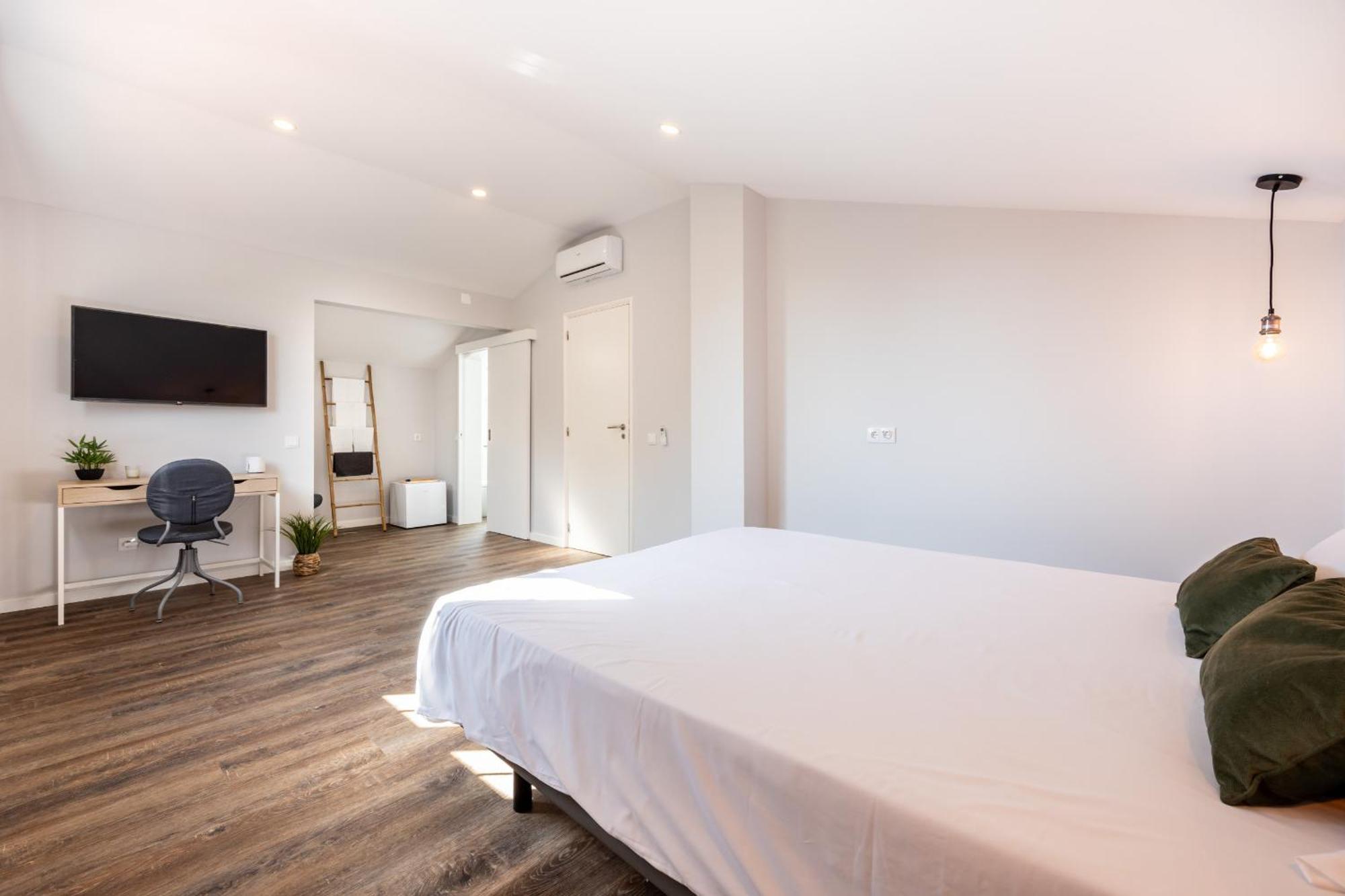 Angra Charming Suites By Seewest Angra do Heroísmo Екстериор снимка