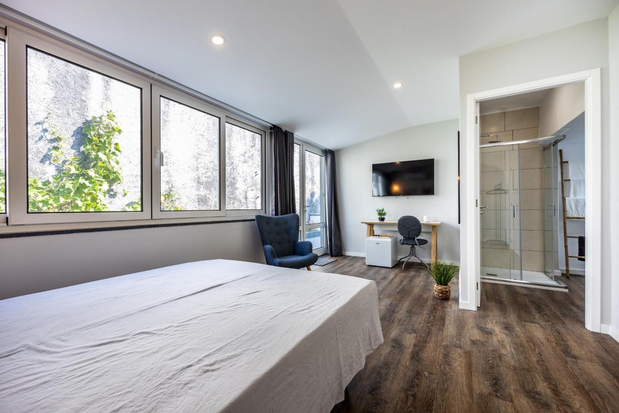 Angra Charming Suites By Seewest Angra do Heroísmo Екстериор снимка