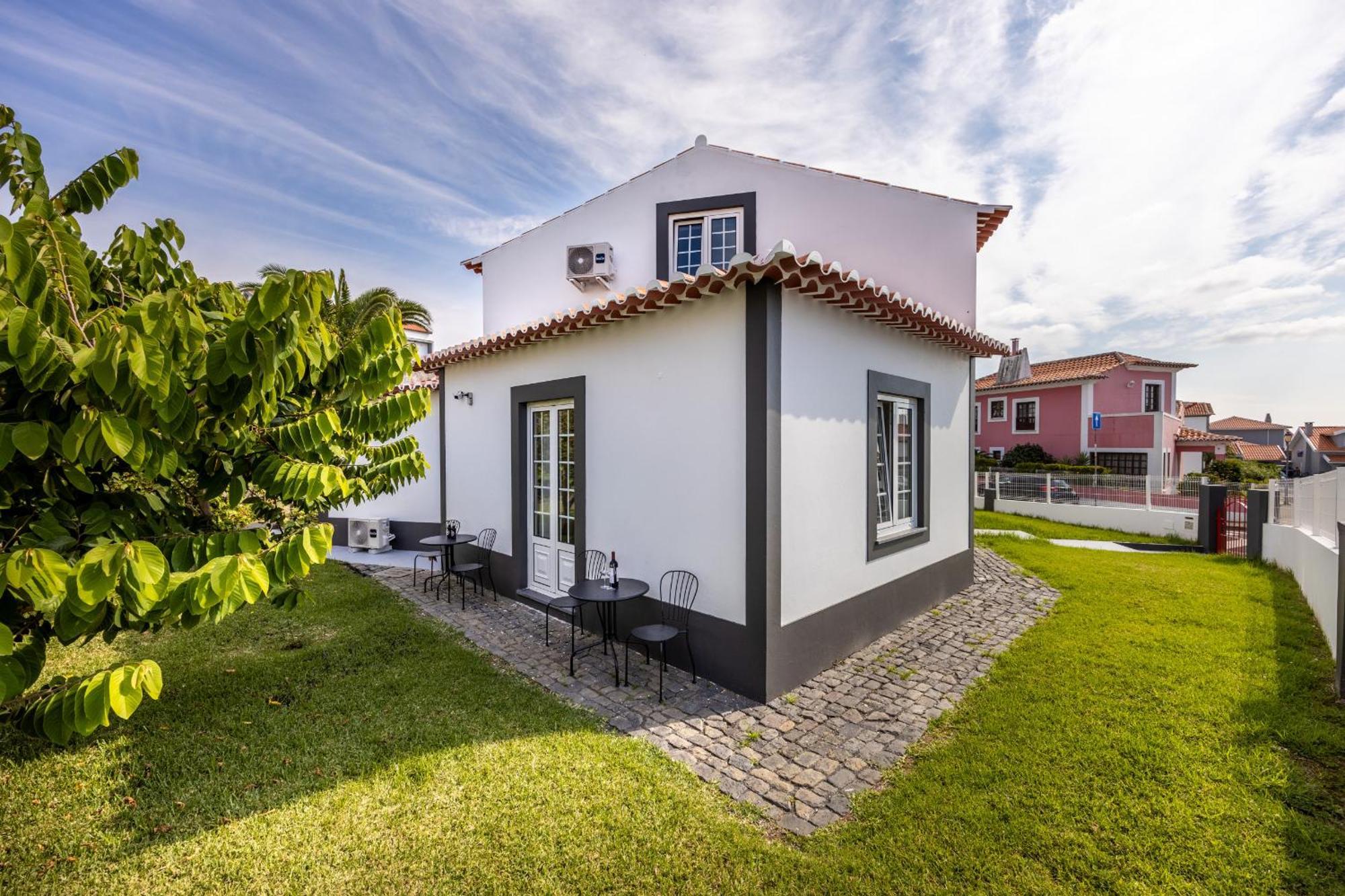 Angra Charming Suites By Seewest Angra do Heroísmo Екстериор снимка